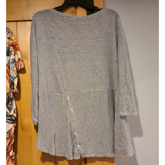 Lot of 2 Womens Plus Size 2X 100% Linen T shirts Stripe Floral - Picture 5 of 16